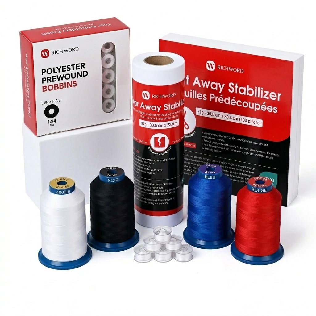 Pack découverte de consommables de broderie avec divers fils, aiguilles et accessoires pour la couture et la broderie.